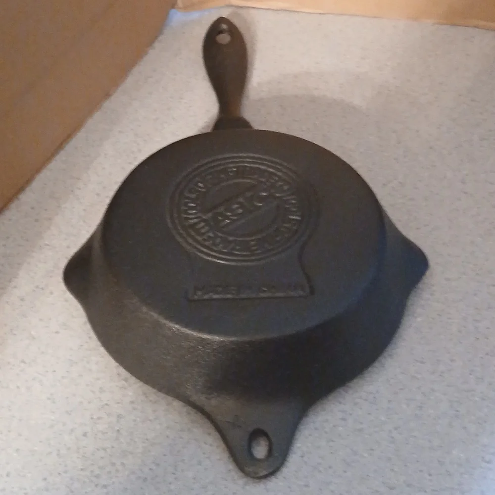 TOOLS OF THE TRADE Cast Iron Skillet NWOT 6
